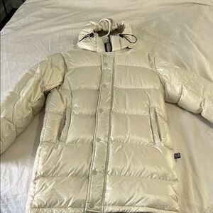 Aritzia super puff mid small high gloss